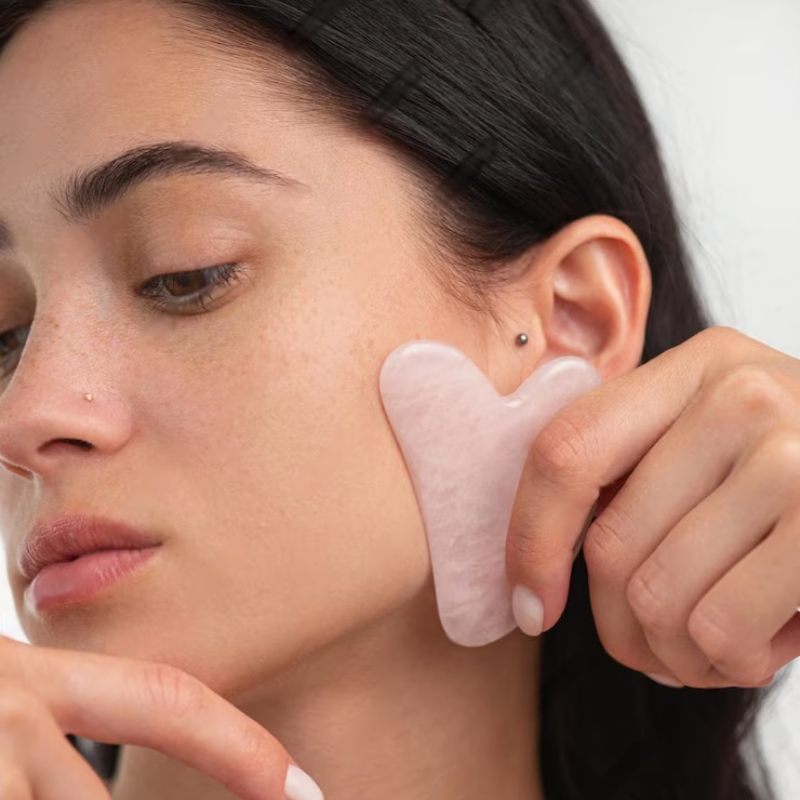 Gua Sha et rouleau facial